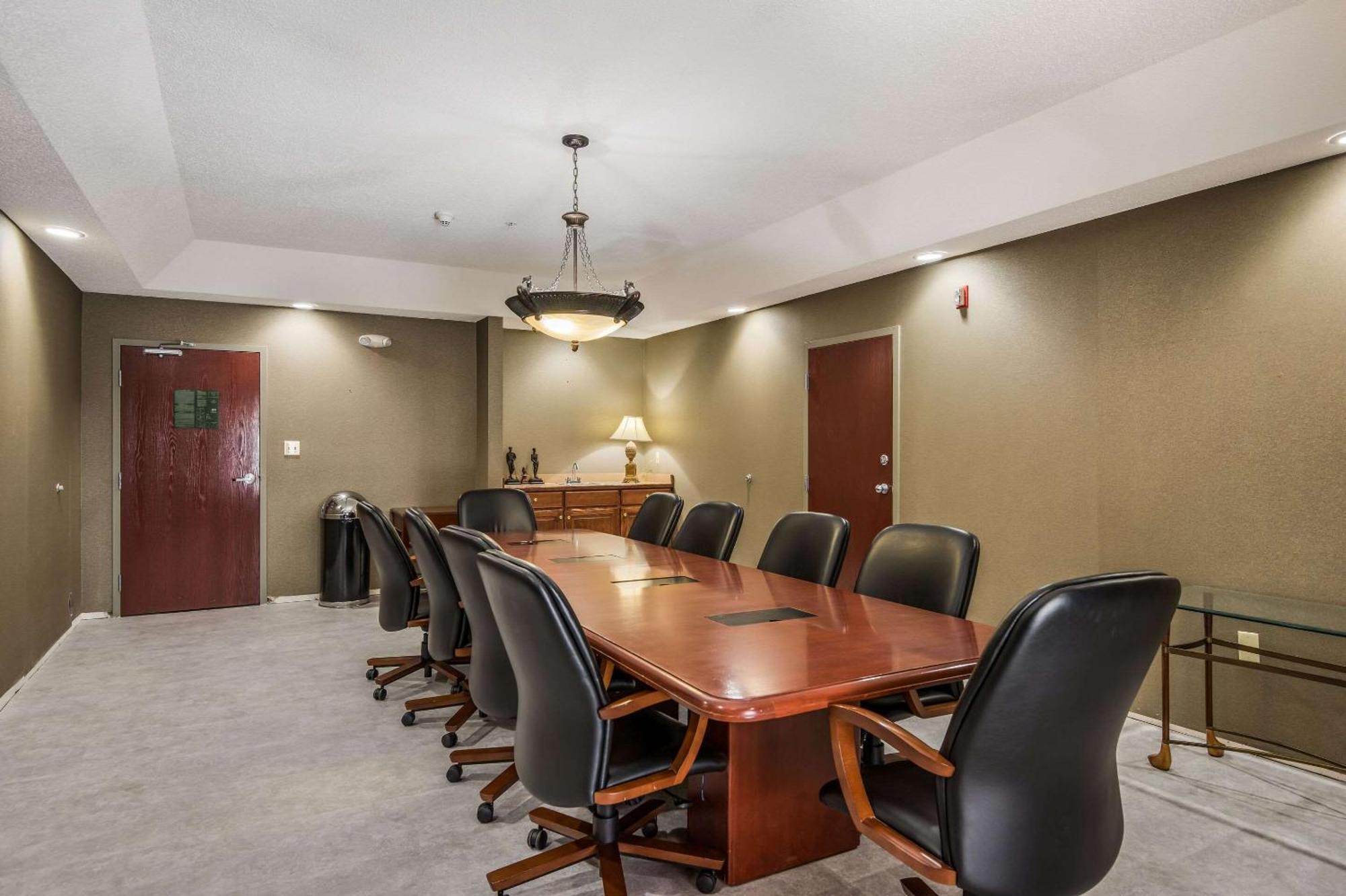Quality Inn & Suites Quincy - Downtown المظهر الخارجي الصورة