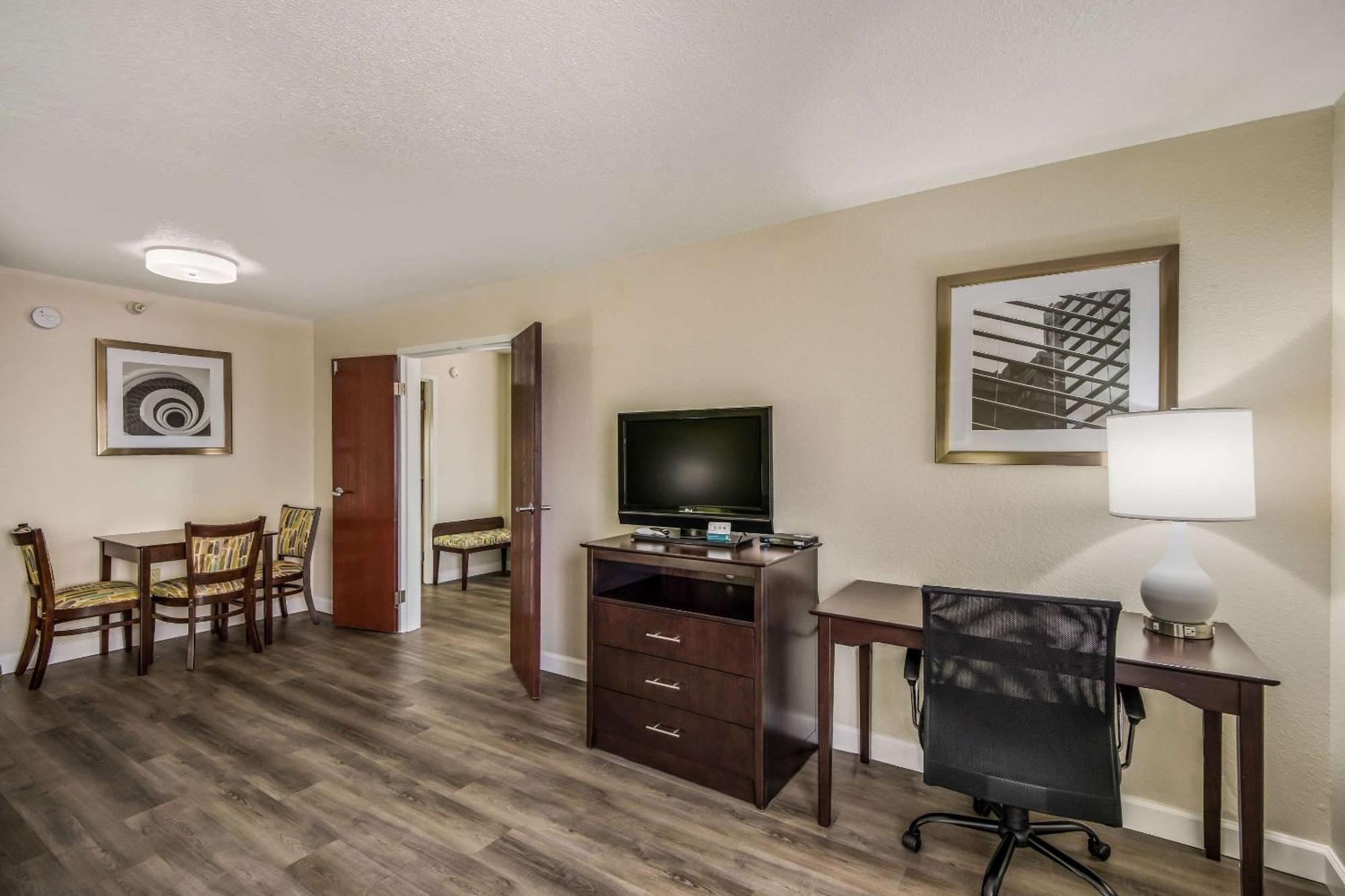 Quality Inn & Suites Quincy - Downtown المظهر الخارجي الصورة