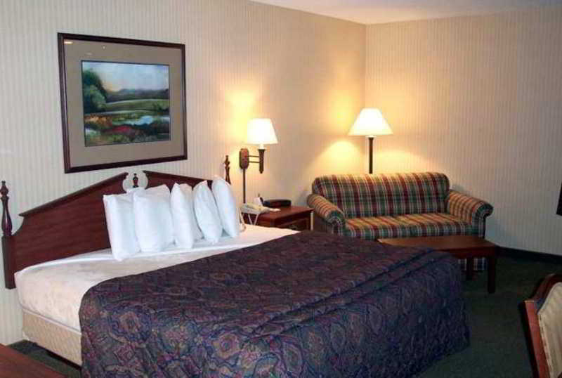 Quality Inn & Suites Quincy - Downtown الغرفة الصورة